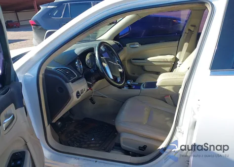 2013 Chrysler 300 Motown из США, поврежденный, VIN 2C3CCAAG9DH530074